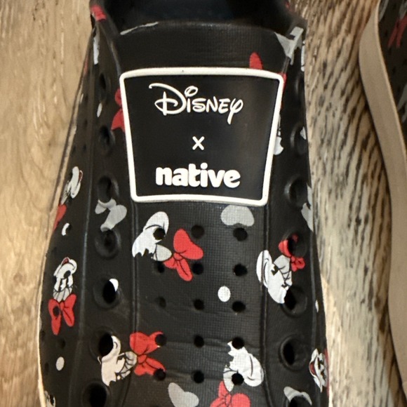 Disney x Native Minnie Mouse Black Slip On Sneaker Shoe Womens Size 7 Casual - Picture 8 of 10